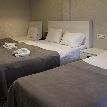 Hotel Plaza Тбилиси Экстерьер фото
