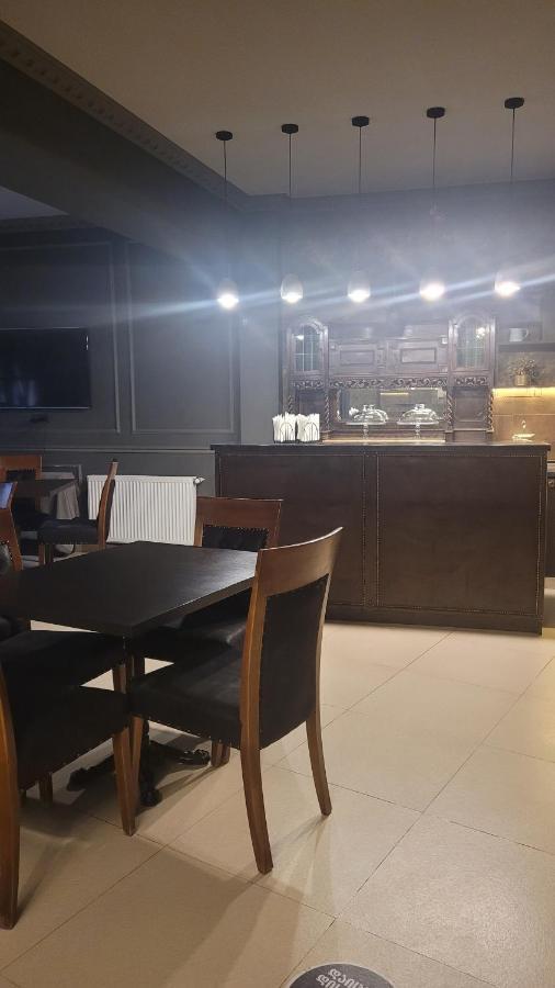 Hotel Plaza Тбилиси Экстерьер фото