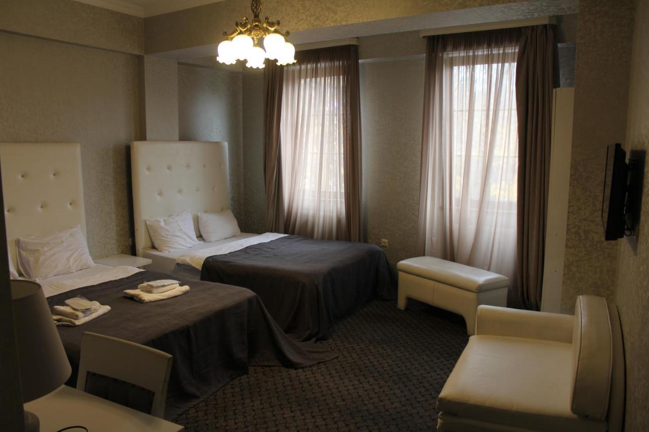 Hotel Plaza Тбилиси Экстерьер фото