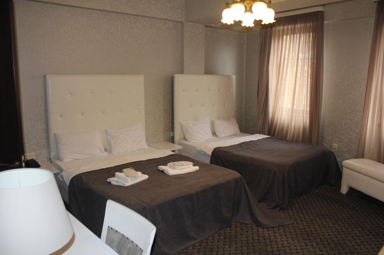 Hotel Plaza Тбилиси Экстерьер фото