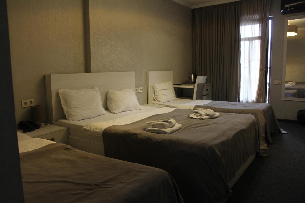 Hotel Plaza Тбилиси Экстерьер фото